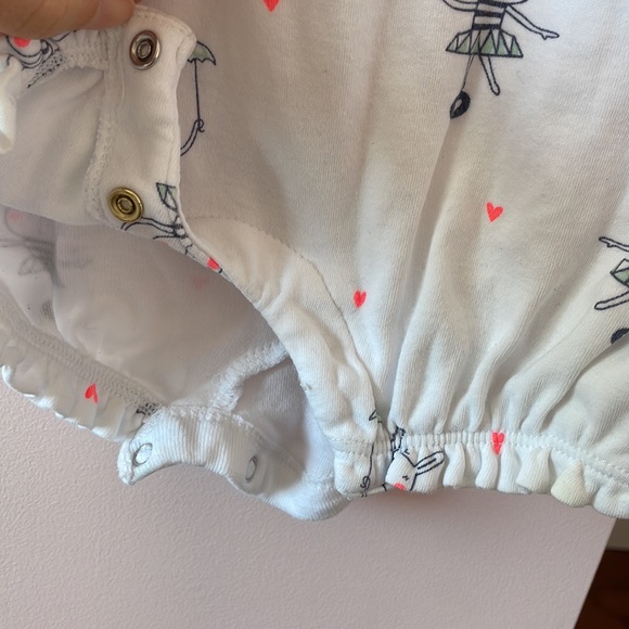 Baby Gap romper 6-12 months - Picture 5 of 5